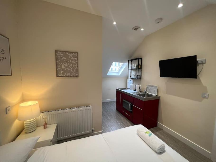 6 Studio Flat, 50M To Airbus Bristol Exterior photo